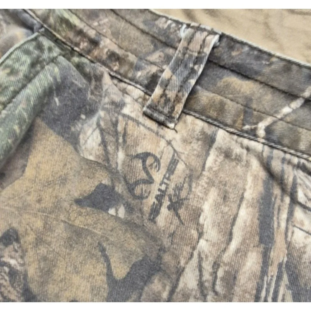 Magellan Outdoor men's‎ camouflage cargo shorts sz 38 inseam 9
